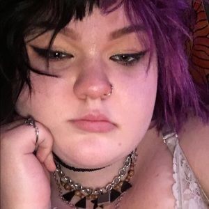 Meet your Posher, Cambry